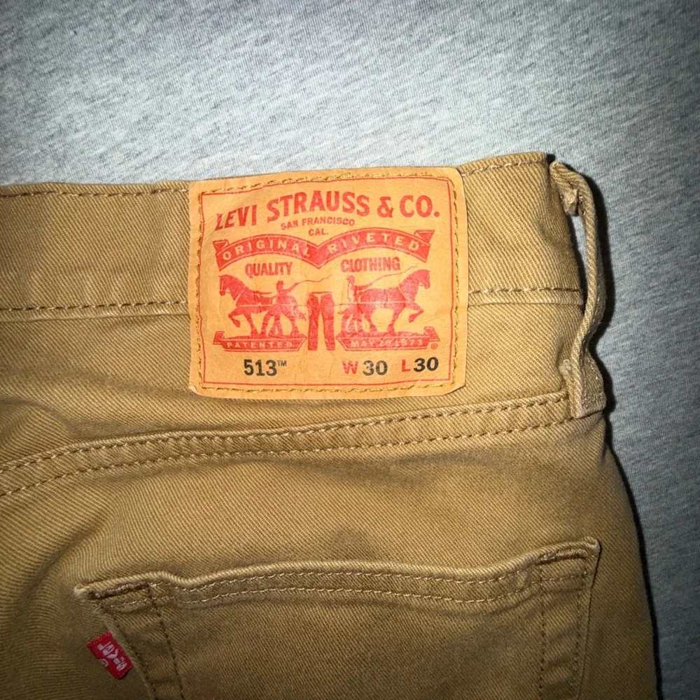Levi 513 Mens Slim Straight Jeans Pants Khaki Tan Size 30x30 Workwear Streetwear